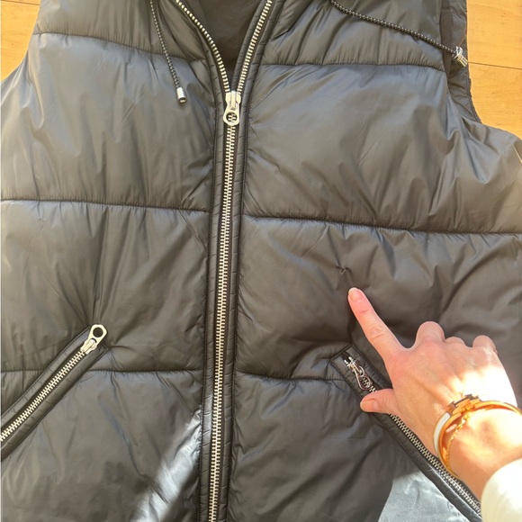 Zara Black Quilted Vest with Hood - Picture 5 of 14
